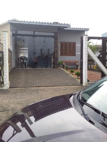ALUGO POR TEMPORADA Casa em balneário pinhal