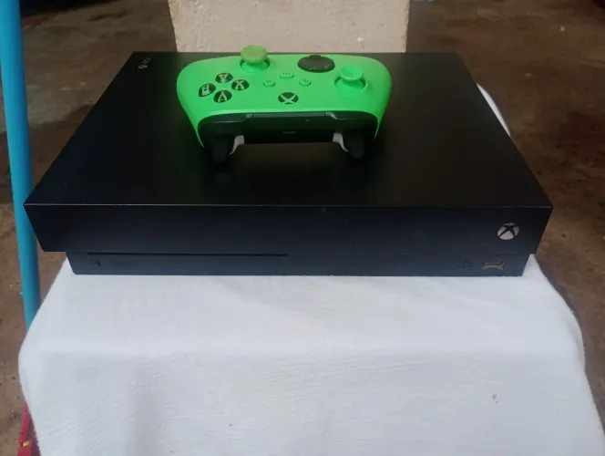 Xbox One X 1TB - Perfeito Estado e Rodando Tudo em 4G/4K!