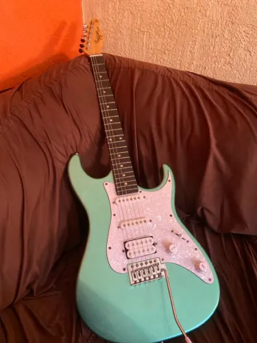 Guitarra Stratocaster Tagima
