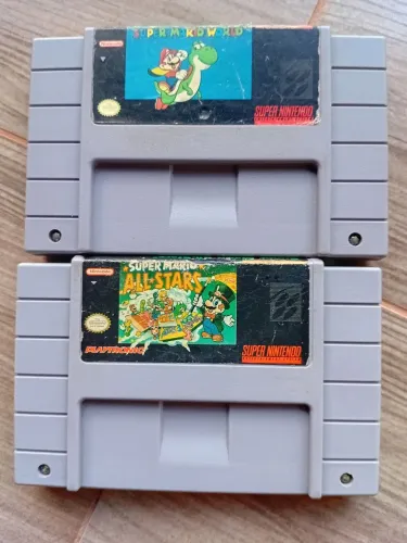 Lote Super Mario World e Super Mario All Stars originais de Super Nintendo