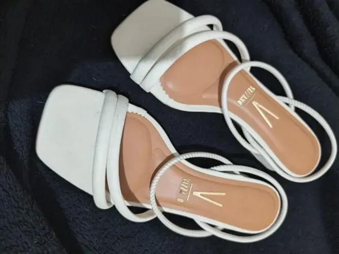 Sandália Vizzano Feminina Off-White Salto Bloco 39/40