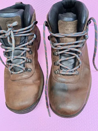 Bota Timberland tamanho 41,5 de couro