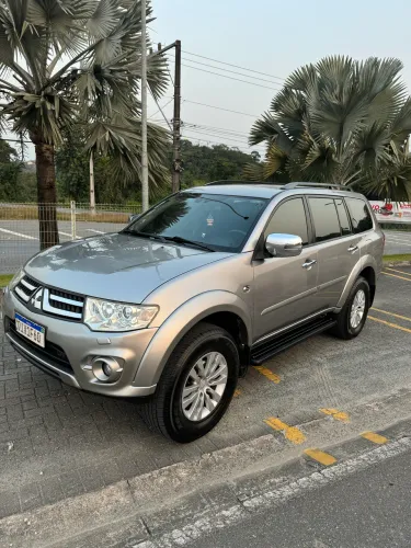 Mitsubishi Pajero HPE Full 3.2 4X4 T.i.dies. 5P AUT 2016
