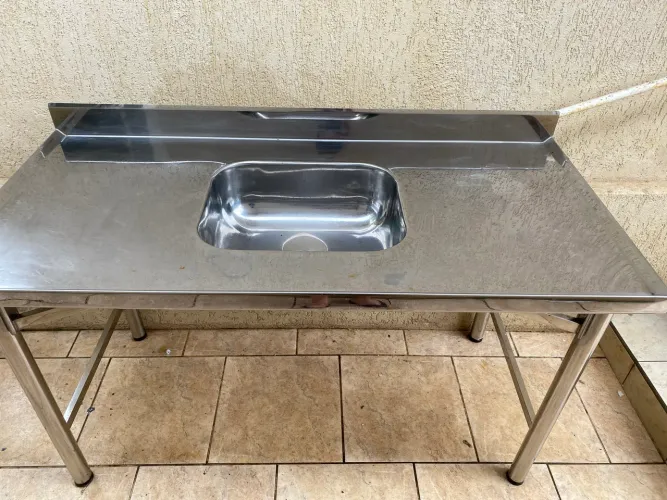 Pia/Bancada de Inox Industrial 1,50m com Cuba