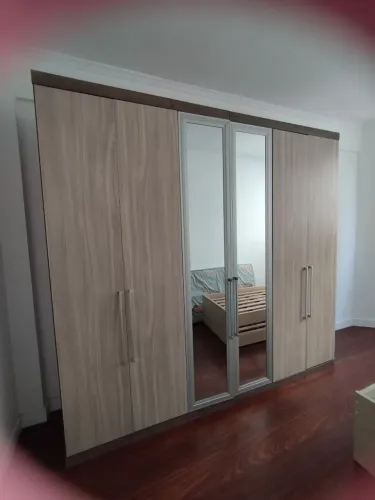 Guarda-roupa 6 portas grande com espelho