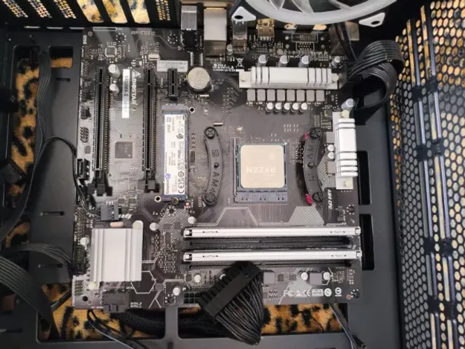 Kit AMD Ryzen 5700X + B450 Biostar + 16GB 3200mhz CL 19