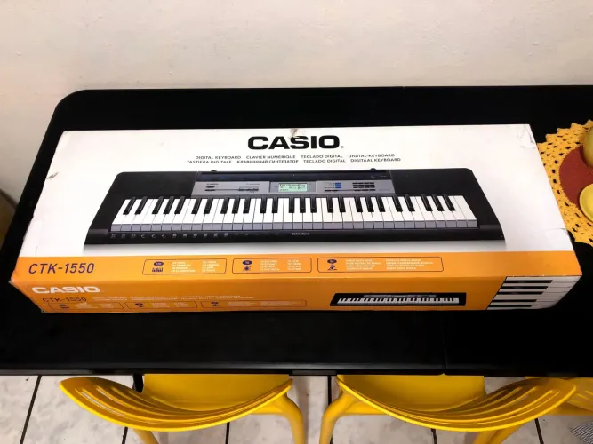 Teclado Casio na caixa, pouco usado. Estado de novo