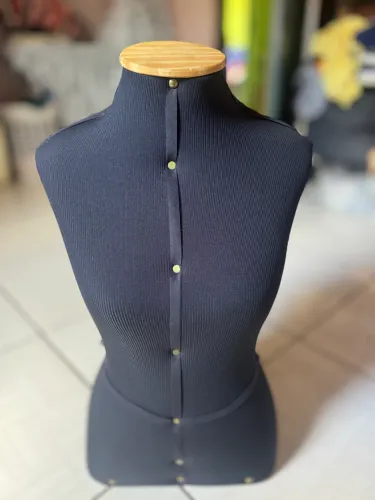 Manequim de roupa feminina 
