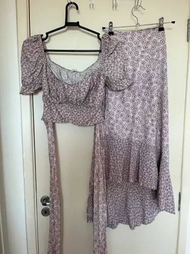 conjunto feminino haut saia longa + cropped estampado