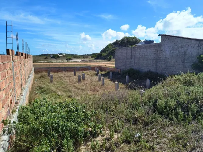 Vendo terreno 12 x 25 à 800m do mar na praia do Abaís