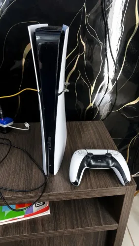 Oportunidade: PS5 Slim 1TB Digital - Estado de Novo (Negociável)