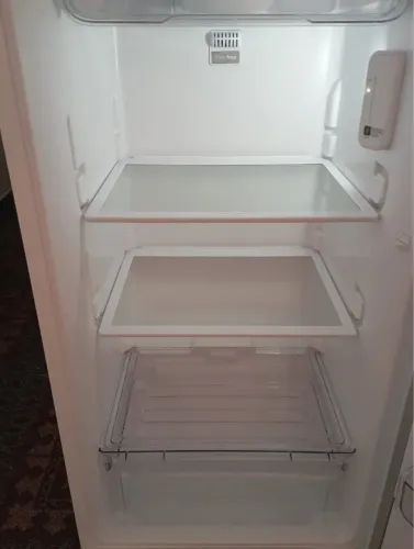 Vende-se Geladeira da Consul, somente 1 ano de uso