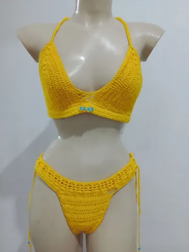 Vendo vários modelos de biquíni de crochê, topes ,canga e outros ,de vários tamanhos e cor