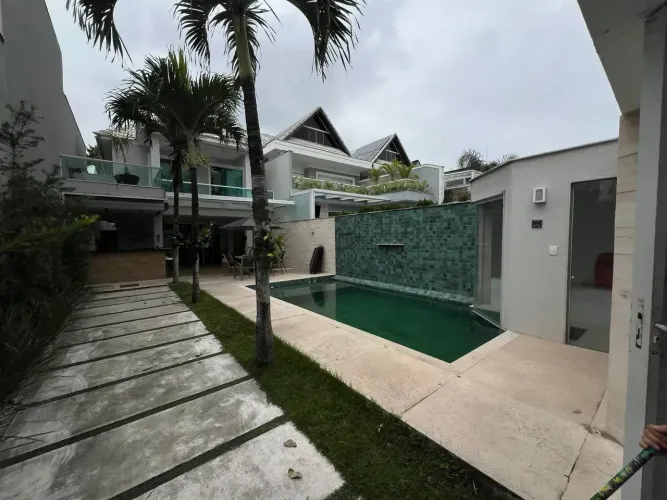 Barra da Tijuca - condomínio Blue Houses