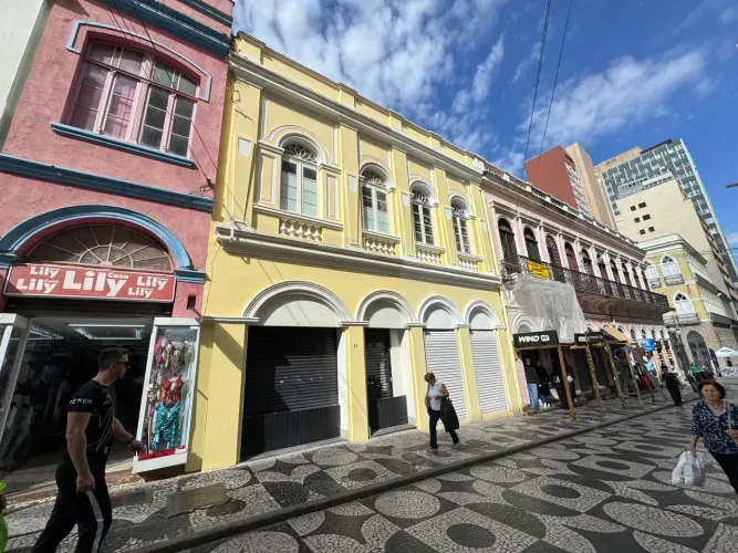 Loja térrea disponível para locação no Centro de Curitiba