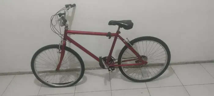 bicicleta aro 26 com marcha, dois pneus novos, único defeito aro quebrado resto táperfeito