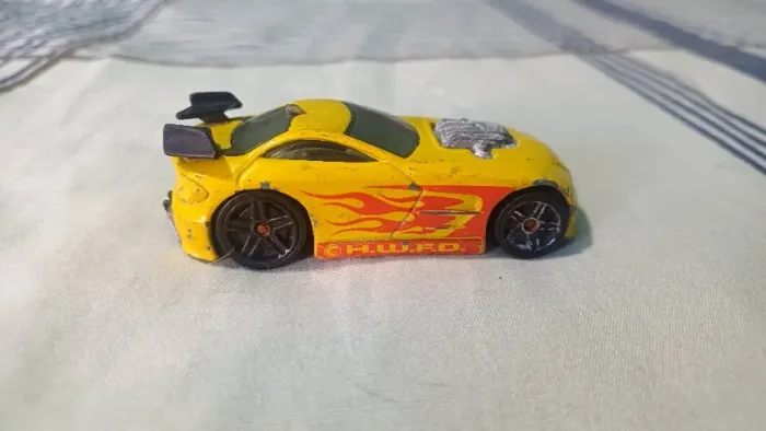 Hot Wheels Mercy Breaker Amarelo