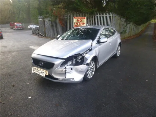 Volvo V40 2013 Para venda de Peças