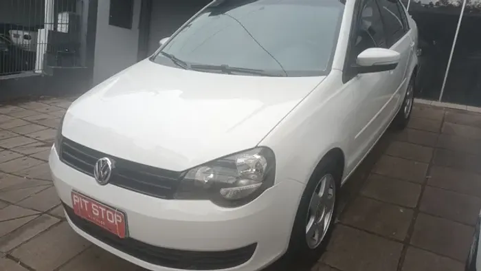 Volkswagen Polo Sedan 1.6 MI Total Flex 8V 4P 2014