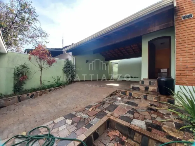 Casa à venda ou locação com 03 dormitórios, na Vila Camargo em Limeira/SP.