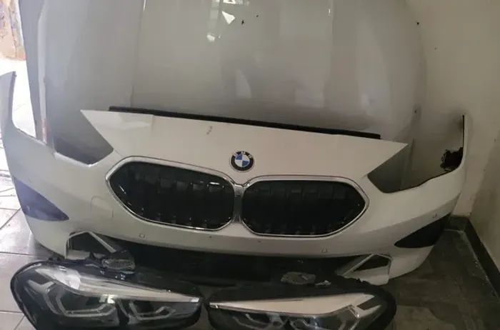 Bmw 218 Pára-choque faróis