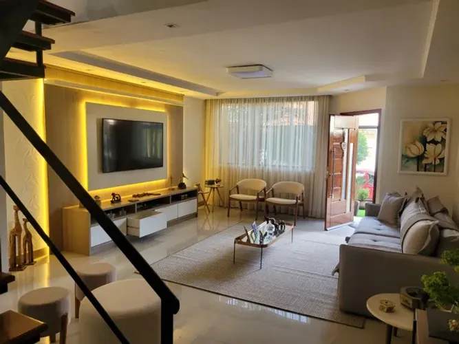 Casa alto padrão no bairro Aero Clube