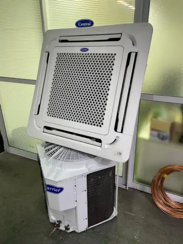 Carrier 36.000 BTUs 220v