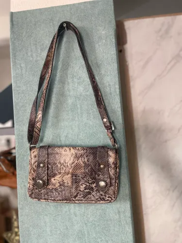 bolsa de couro de cobra