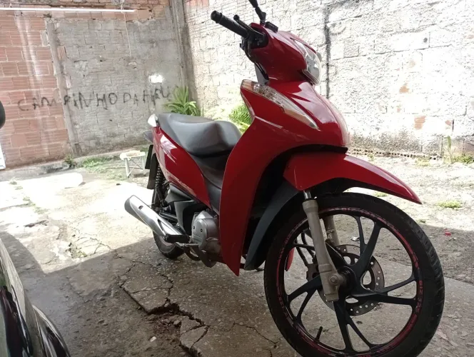 Biz 125 conservada,tudo em dia.