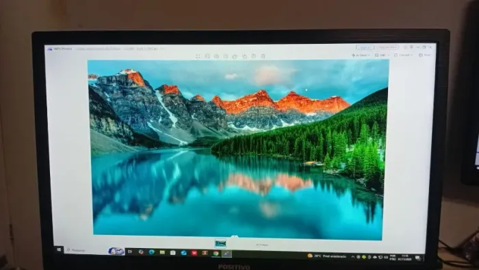Monitor  positivo 22 plegada