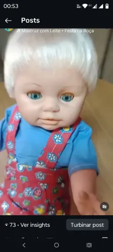 Boneca Bebezinho corpo de plástico anos 90, abre e fecha os olhos. 