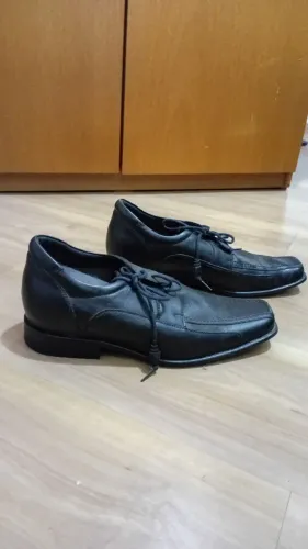 Sapato social masculino preto com salto interno dipaollo pouco usado em otimo estado