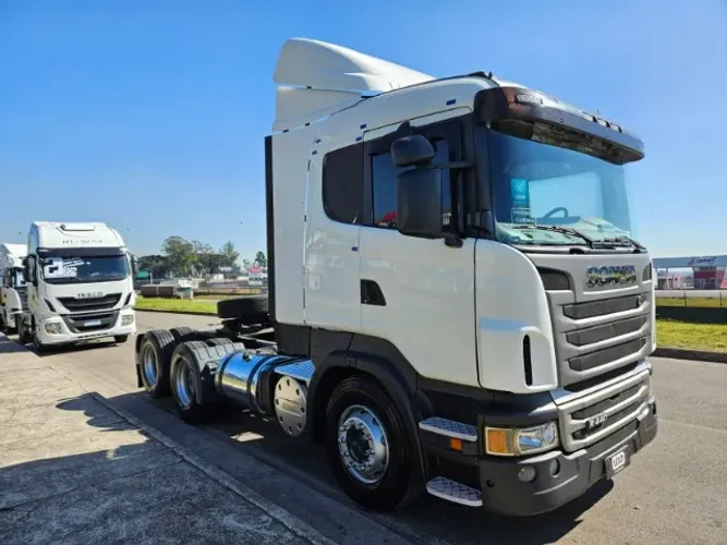 Scania R440 6x2 Ano 13 Automático  Ar Condicionado Cama grande maleiro