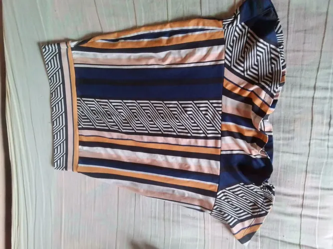 Linda saia geométrica moderna