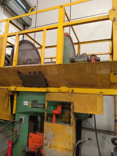 Prensa Guttman 80 Ton | Forja e Mola Caminhão | Base Antivibratória | Pronta pra Uso!