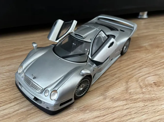 Miniatura 1:18 mercedez amg 