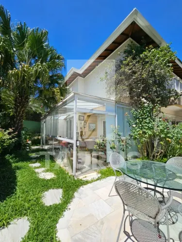 Casa de condominio à venda com 4 quartos na Cidade Jardins, São Paulo-SP.