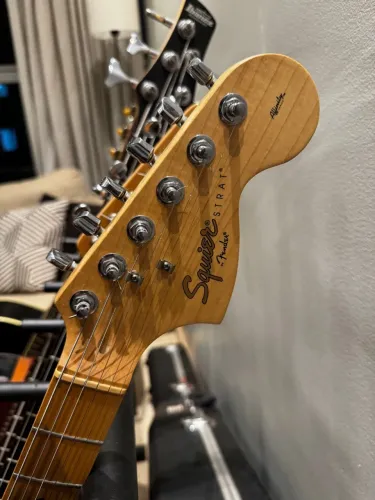 Guitarra Squier Affinity by Fender / Com Hard Case