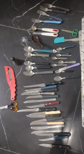 Conjunto de talheres e utensílios de cozinha, 42 itens