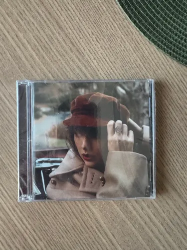 RED Taylors Version versão importada dos EUA LACRADA