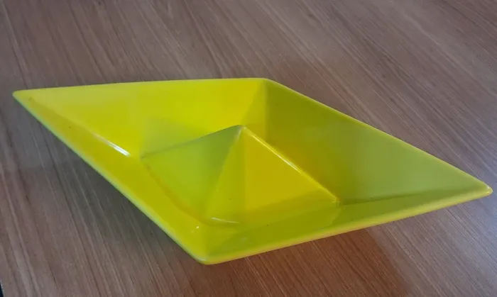 Petisqueira em ceramica formato barco