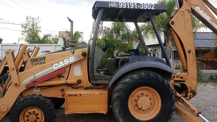 Retroescavadeira 580M