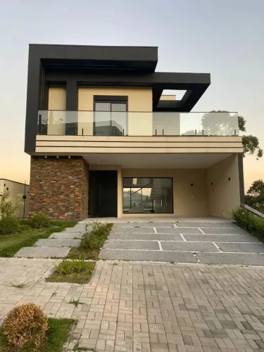 CASA Á VENDA NO CONDOMINIO ARUÃ BRISAS 2 COM 400M² E 3 SUITES E PISCINA / MOGI DAS CRUZES