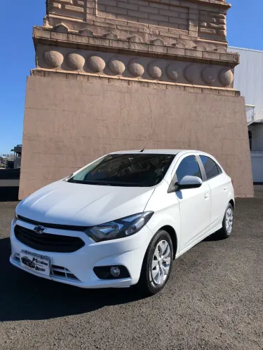 GM Chevrolet onix 1.4 LT completo f
