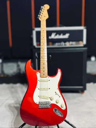 Guitarra Fender Red Strat Japonesa 