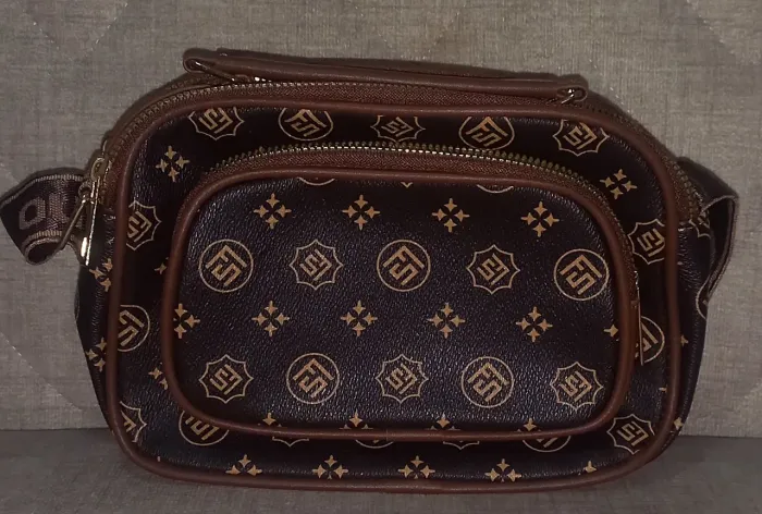 Bolsa Feminina de Mão com Alças