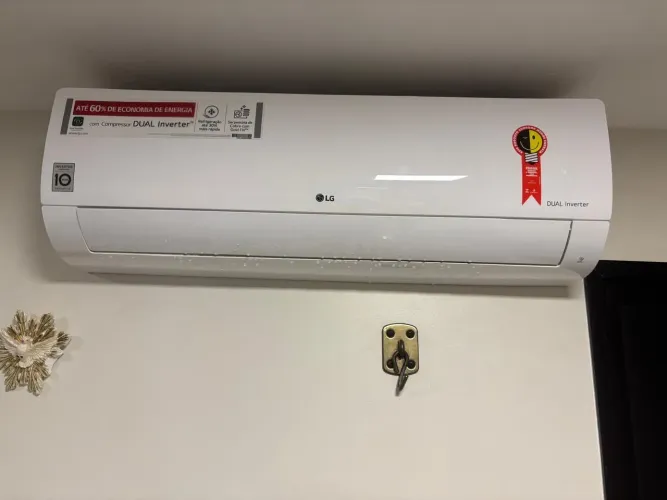 Split LG inverter 18.000 BTUs