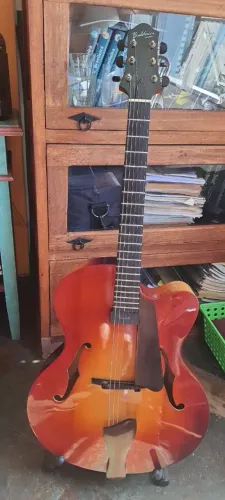 Guitarra acustica escavada toda maciça Baldacci
