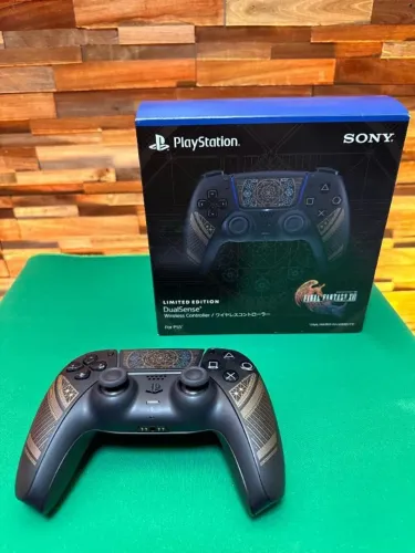 Controle DualSense do PlayStation 5 - edição limitada Final Fantasy XVI. - semi novo