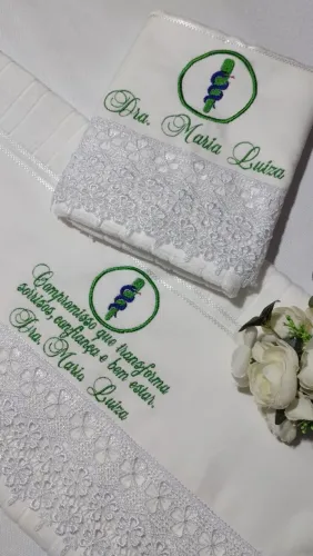 Toalhas banho e rosto bordadas e personalizadas.
